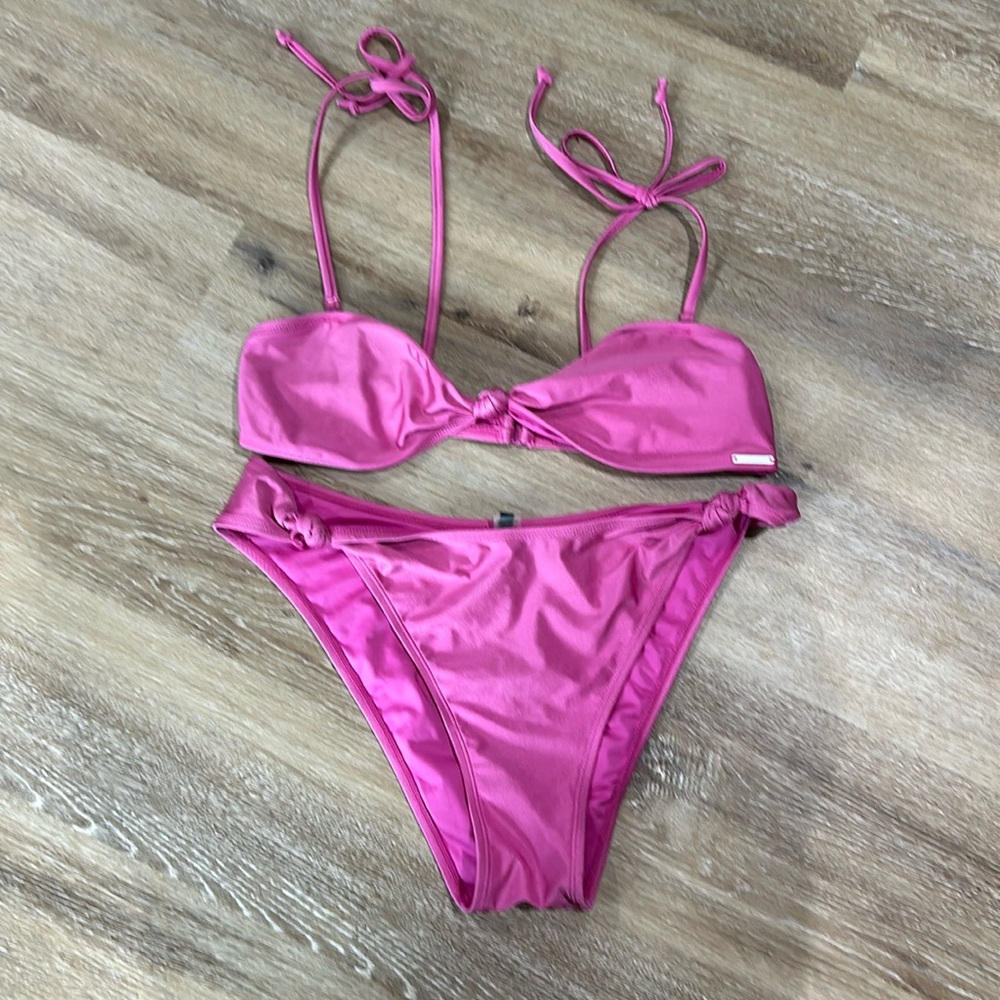 Washed but never worn Kendall and Kylie pink XL bathing suit set